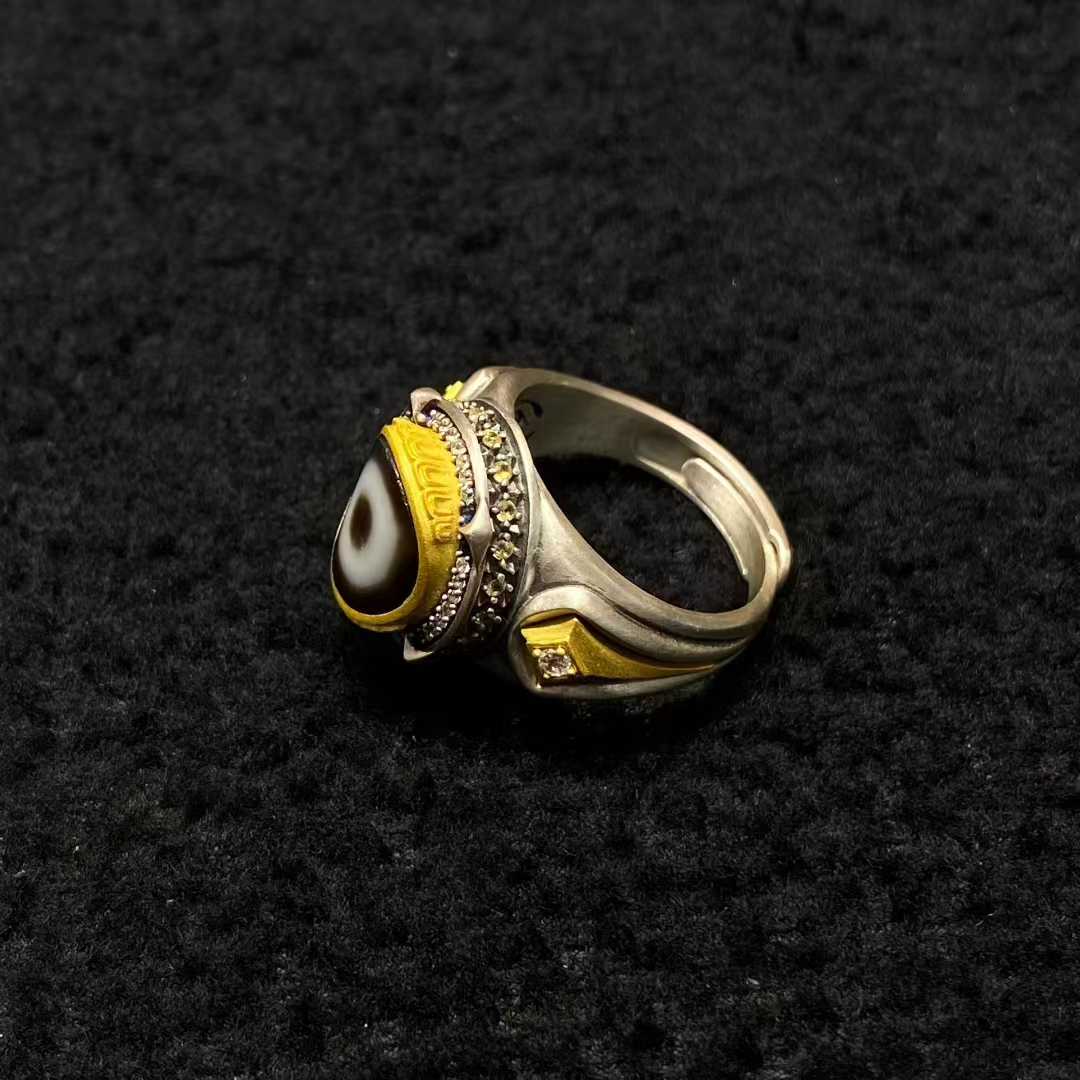 Celestial enlightenment star ring in 925 silver showcases Tibetan Buddhist jewelry art, embodying cosmic wisdom and spiritual illumination in fine jewelry.