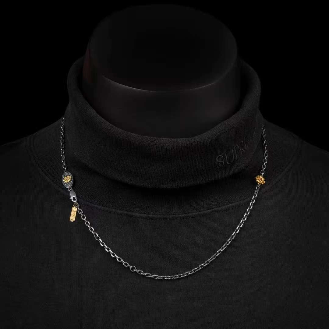 Handmade pure silver Yushu flower necklace inspired by Tibetan Buddhist jewelry culture, elegant jewelry art for daily wear.