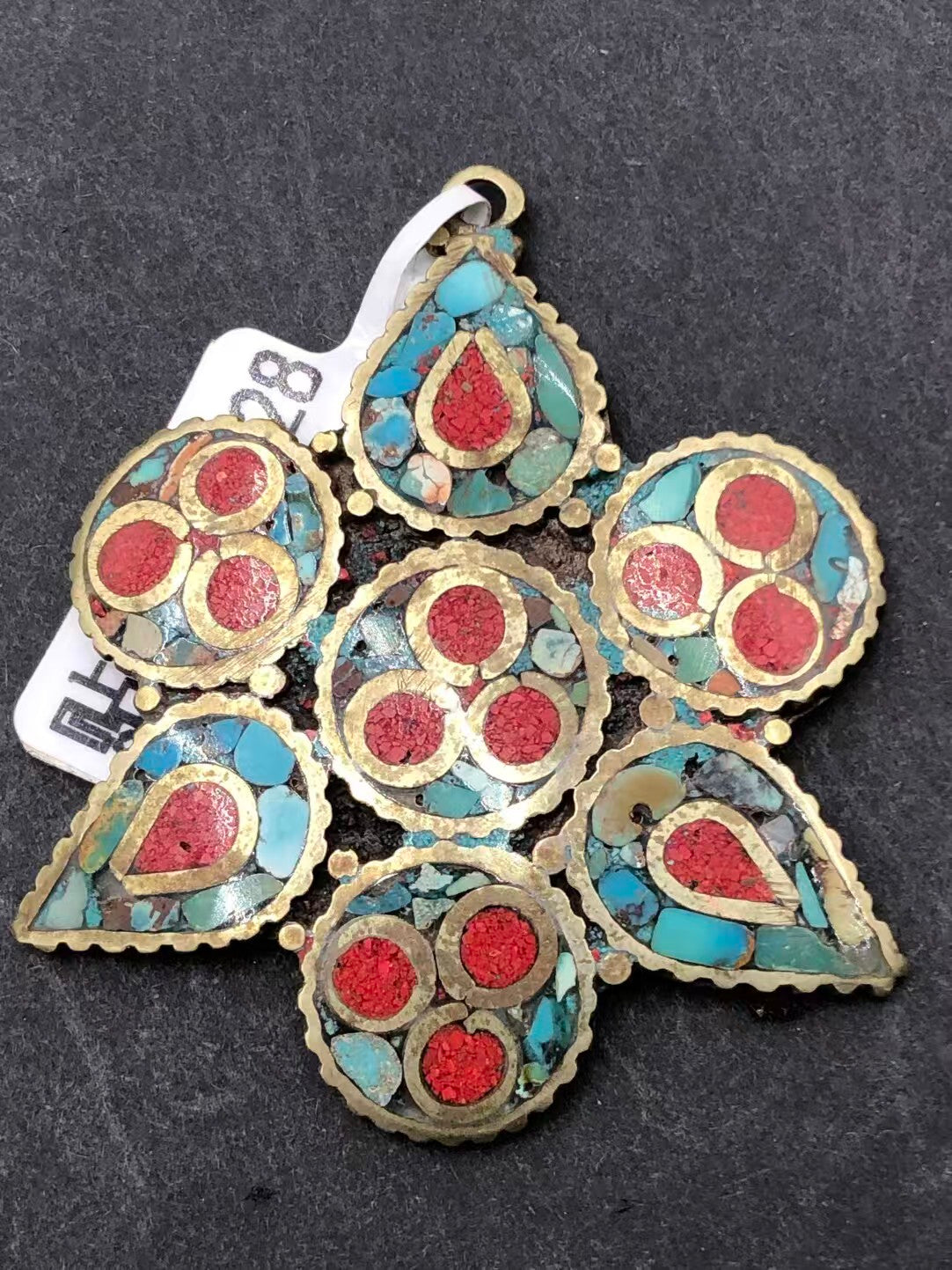 Hand-painted vintage patch pendant, reflecting Tibetan Buddhist art and culture. A meaningful piece representing inner peace, tradition, and craftsmanship.