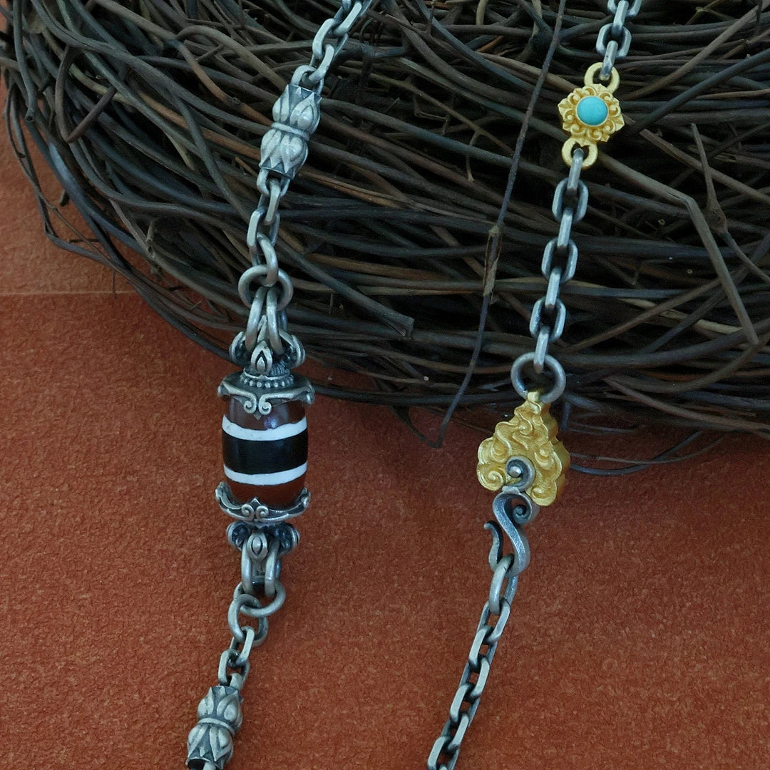 Vintage 65cm silver necklace inspired by Tibetan Buddhist jewelry culture, handcrafted jewelry art for daily wear and layering.