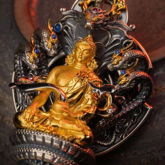 Hand-painted Snake King Vajra pendant inspired by Tibetan Buddhist jewelry culture, symbolizing protection and spiritual power.