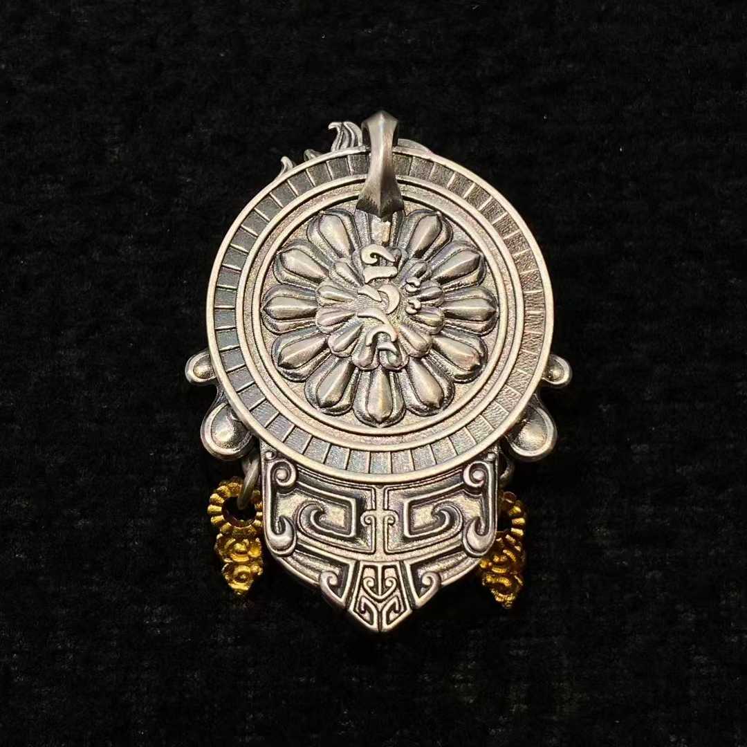 Mahakala horse head pendant in S925 sterling silver, inspired by Tibetan Buddhist Jewelry Culture, featuring fine setting craftsmanship and detailed jewelry art.