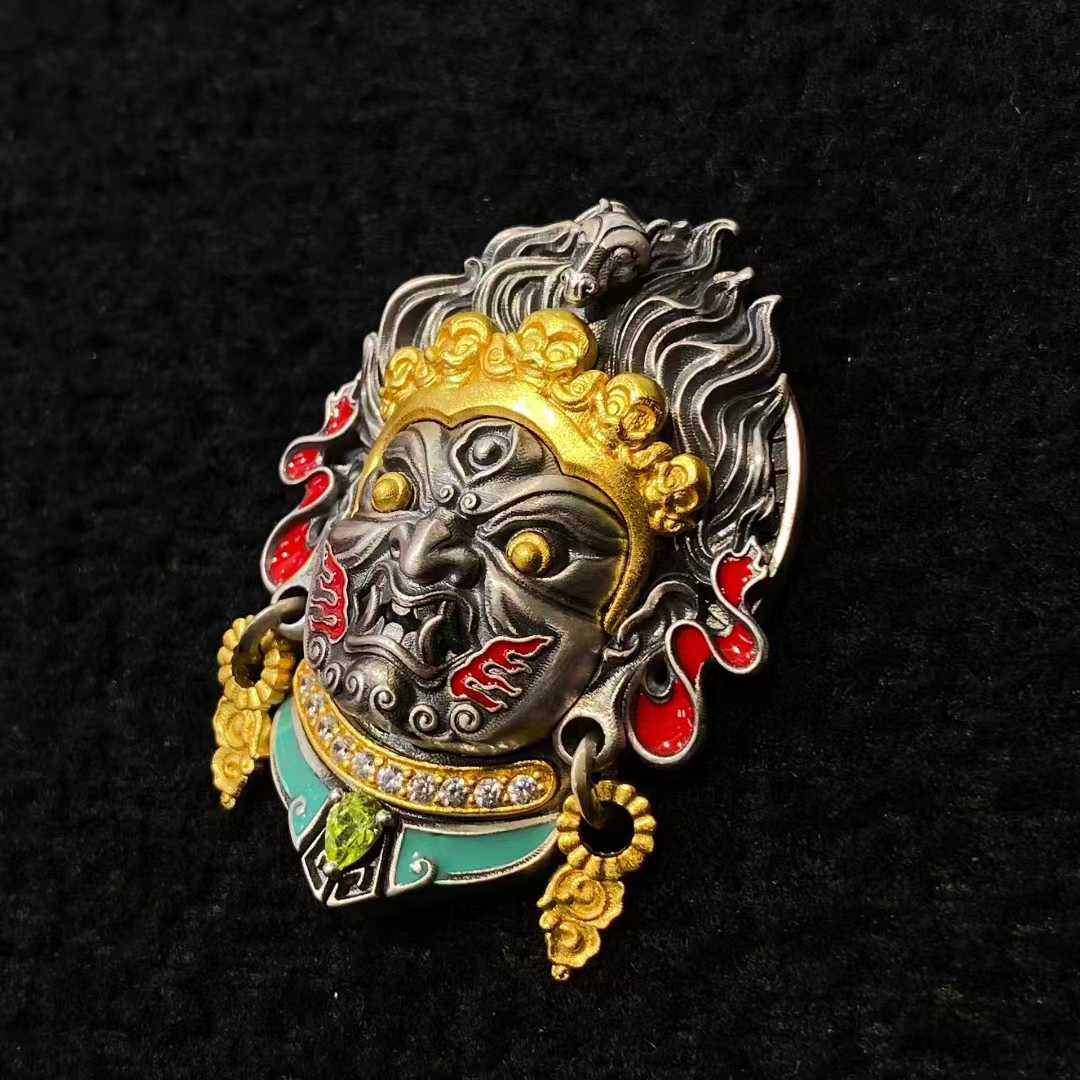 S925 silver Mahakala horse head amulet pendant with fine inlay craftsmanship, rooted in Tibetan Buddhist Jewelry Culture and elegant jewelry art.