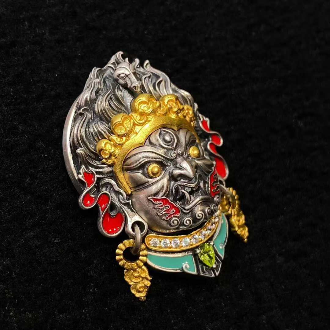 Exquisite S925 silver Mahakala horse head protection pendant inspired by Tibetan Buddhist Jewelry Culture, showcasing refined jewelry art and detailed settings.