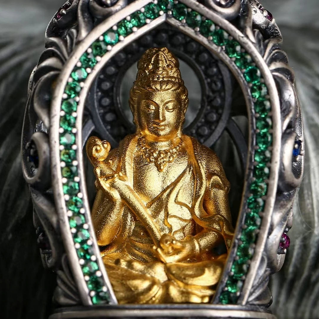 Traditional silver Buddhist pendant inspired by Tibetan Buddhist jewelry culture, refined spiritual jewelry art.