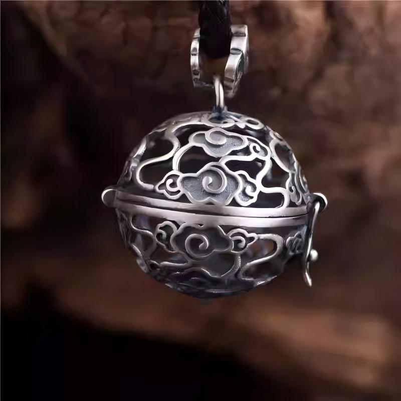 Female silver cloud pattern gau box necklace, Tibetan Buddhist Jewelry Culture jewelry art, openable incense pouch pendant