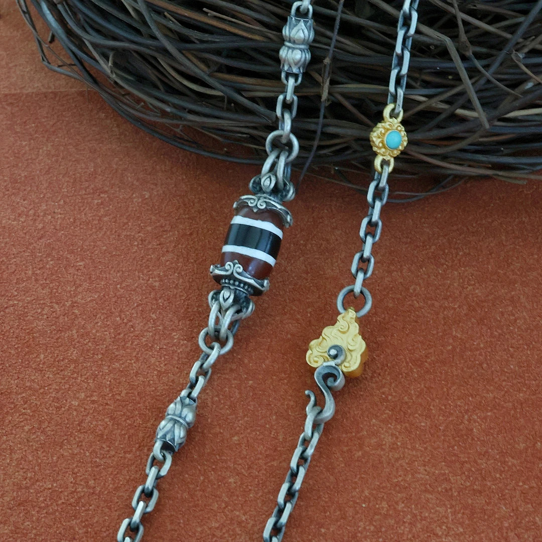 Classic Tibetan silver necklace chain, handcrafted jewelry art with cultural and spiritual elegance.