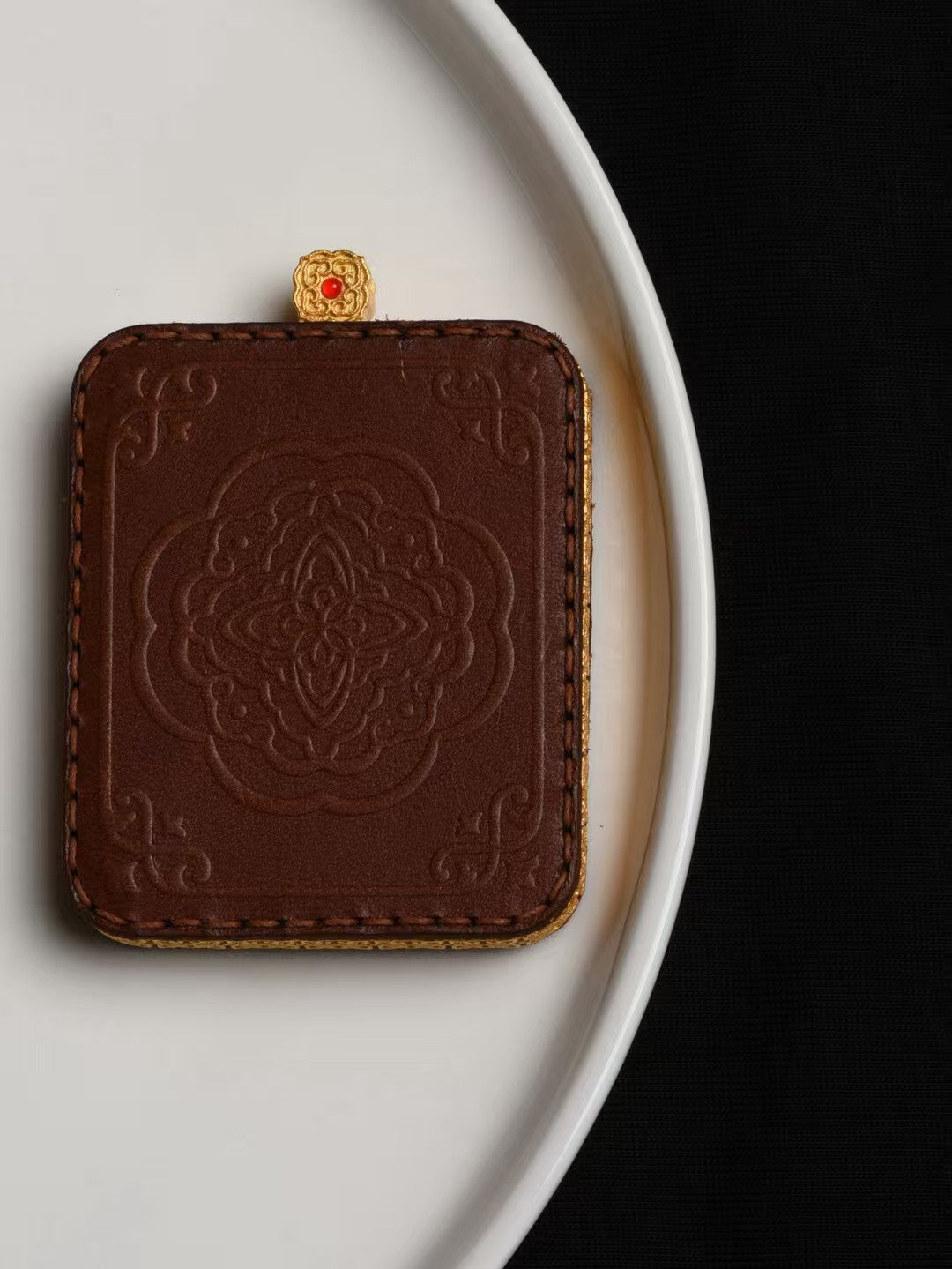 Spiritual Zaki Lhamo thangka pendant handcrafted in Tibetan Buddhist jewelry culture for daily wear or meditation.