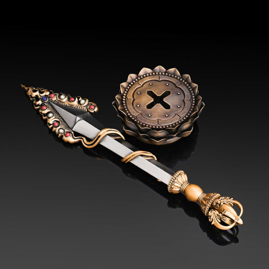 This 16cm handcrafted Manjushri sword, crafted from brass and white copper, embodies wisdom and spiritual protection. Perfect for meditation and ritual use.