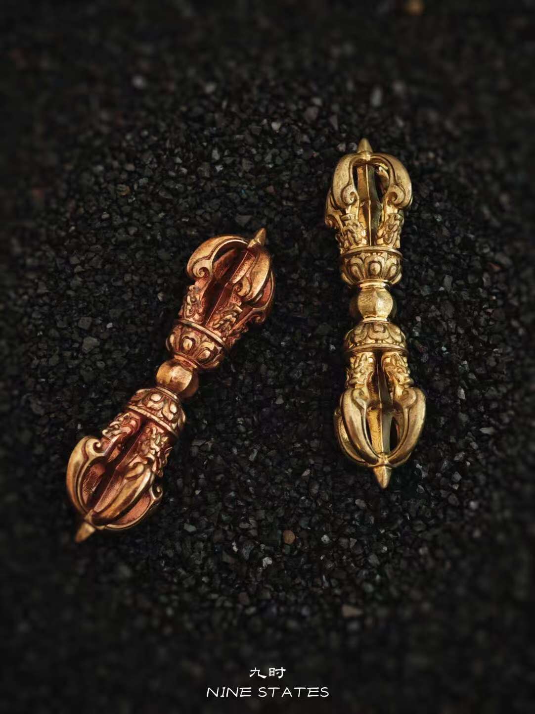 Brass Mahakala Vajra pendant, blending Tibetan Buddhist ritual art with vintage new Chinese style. A powerful charm for spiritual protection, perfect for rituals, meditation, or enhancing your spiritual collection.