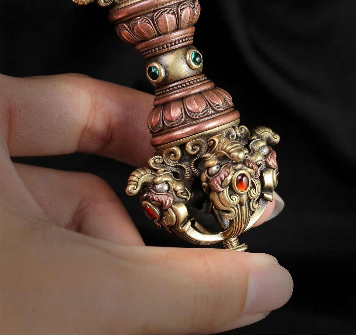 This handcrafted large brass Vajra symbolizes spiritual protection and wisdom in Tibetan Buddhism. Ideal for meditation, rituals, and enhancing your sacred space