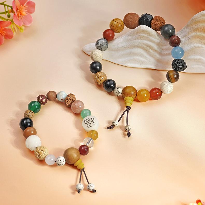A beautiful handmade bracelet featuring Eighteen-Seed Bodhi seeds and Tibetan Buddhist craftsmanship. Symbolizing protection, wisdom, and spiritual awakening.