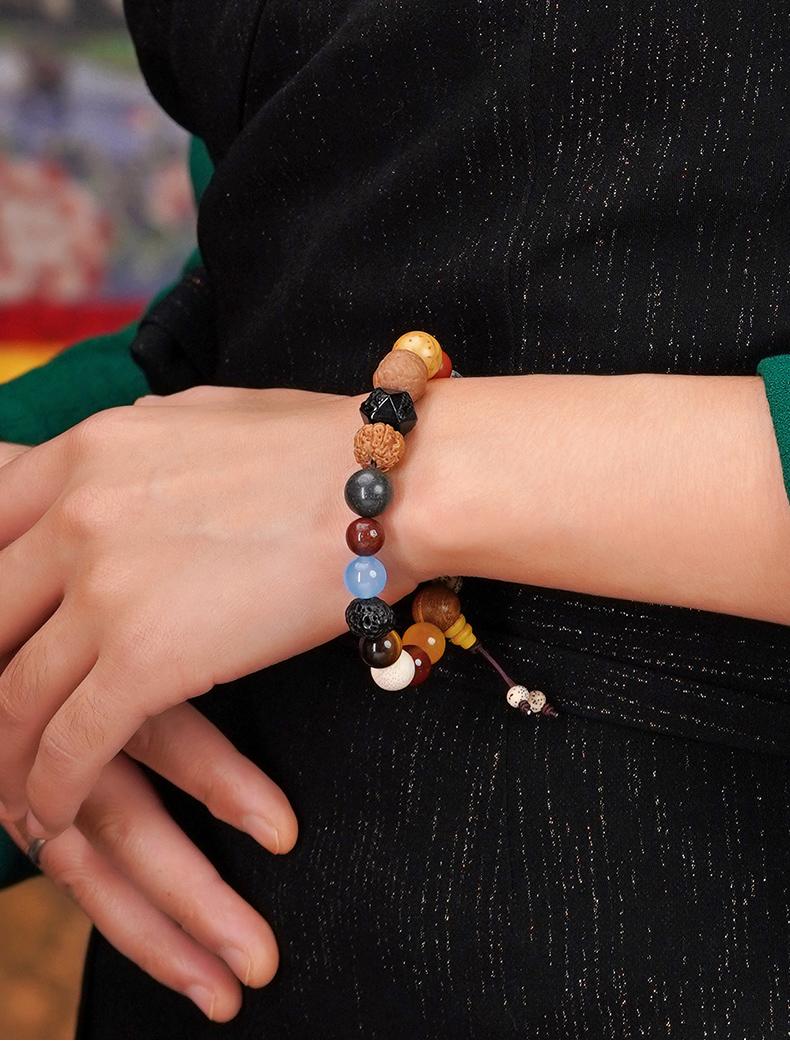 Handcrafted Eighteen-Seed Bodhi Seed Bracelet in Tibetan Buddhist tradition, designed for spiritual awakening, healing, and positive energy.