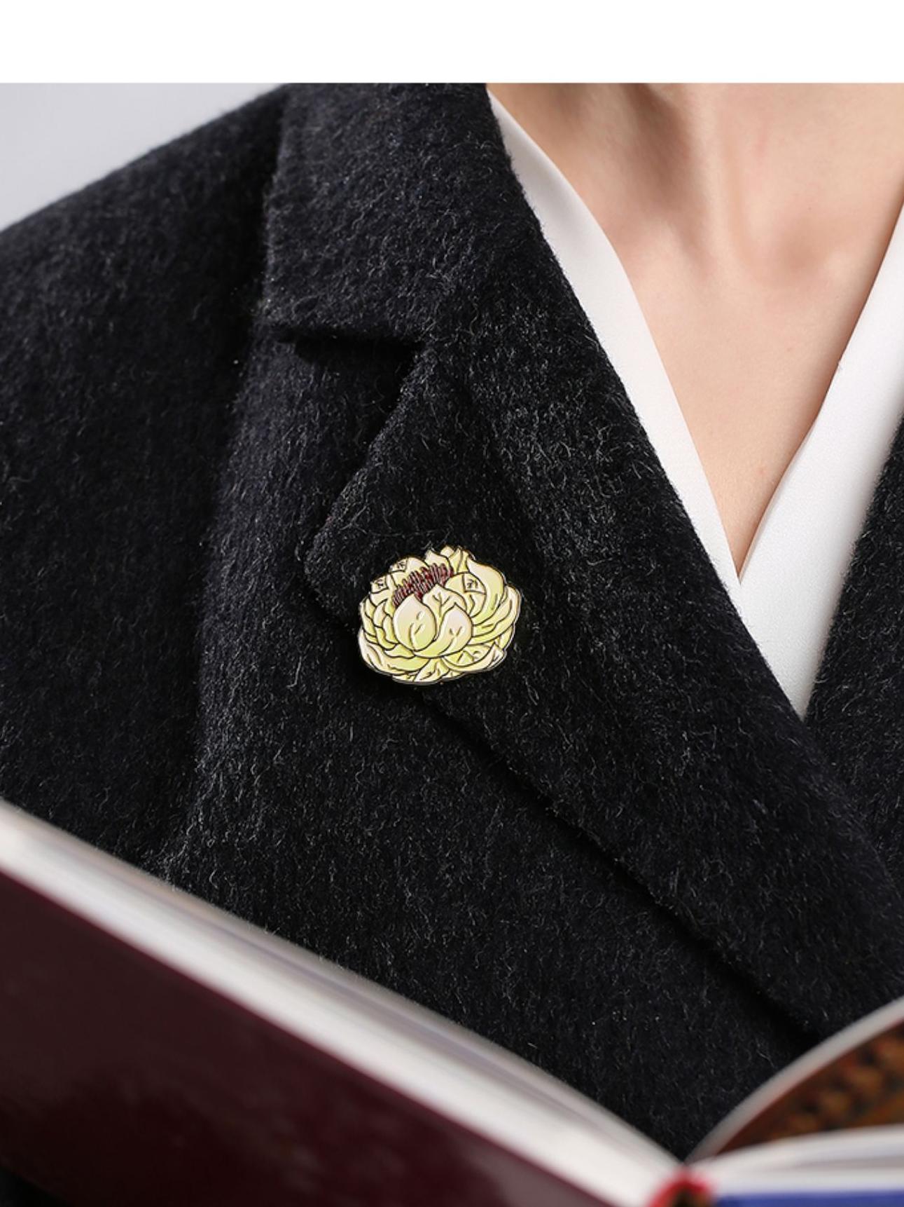 Sacred snow lotus pin in alloy, reflecting Tibetan Buddhist Jewelry Culture and traditional jewelry art with detailed hand-painted finishing.