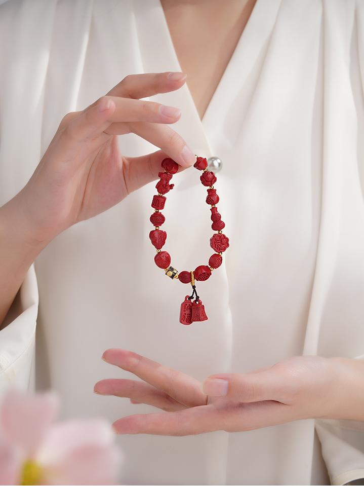 This unique cinnabar bracelet blends Tibetan jewelry art with copper elements. A meaningful piece that symbolizes protection, wisdom, and peace.