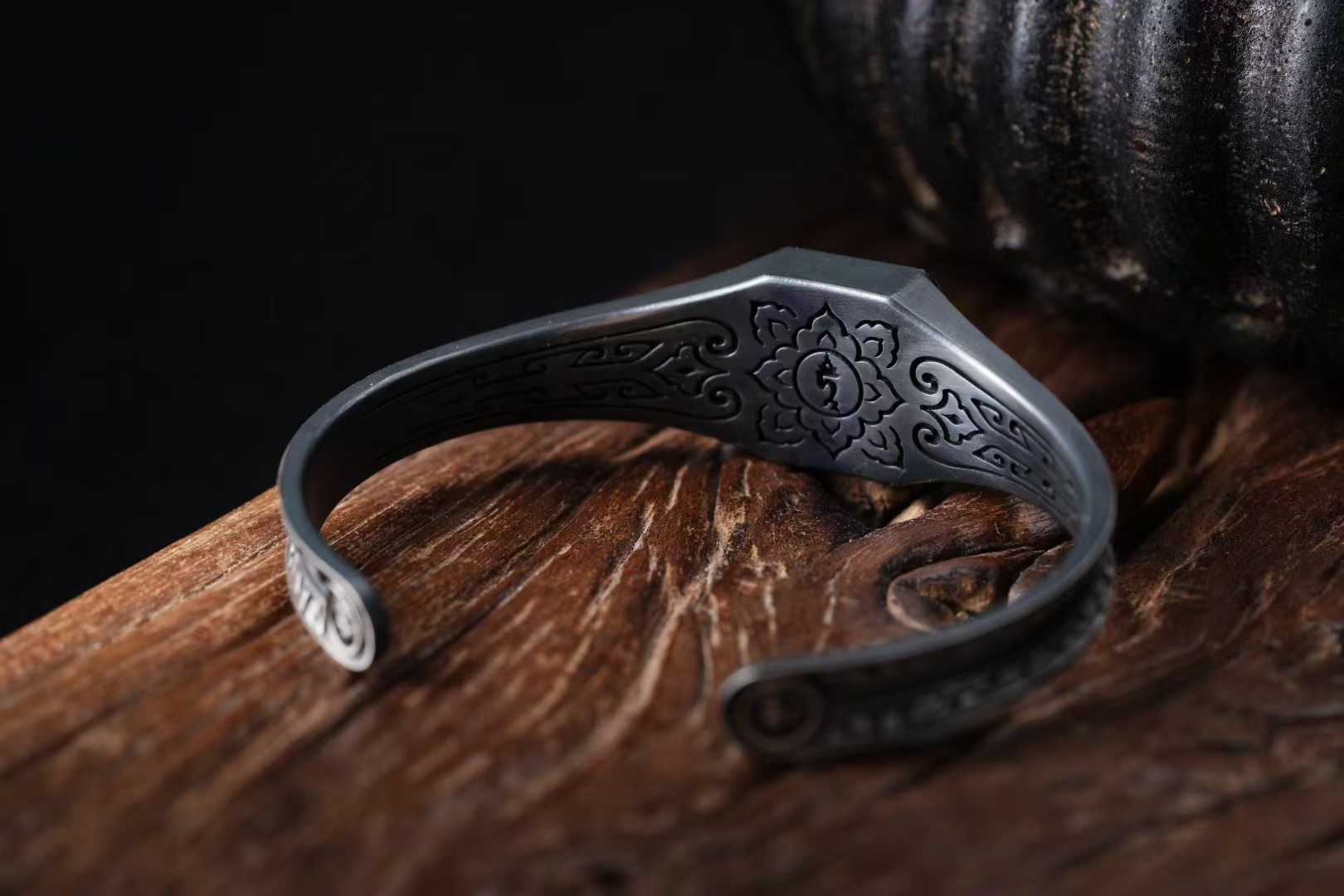 Sacred Tibetan Green Tara bracelet, crafted from 925 silver with fine inlay design.