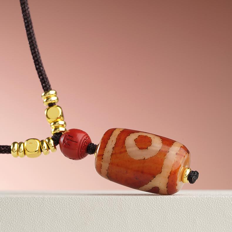 Red agate and cinnabar talisman necklace, symbolizing strong support and stability in life.