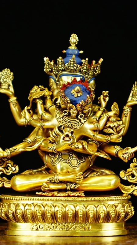 Alt Text: "Handcrafted Tibetan Buddhist Dense Vajra Buddha Statue, gilded with gold and enhanced with mineral pigments, showcasing traditional Buddhist art craftsmanship."