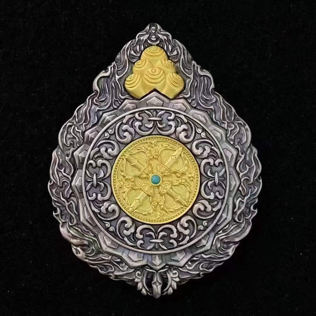 S925 silver Jiabazha Bagua amulet featuring handmade Tibetan jewelry craftsmanship and sacred symbolism