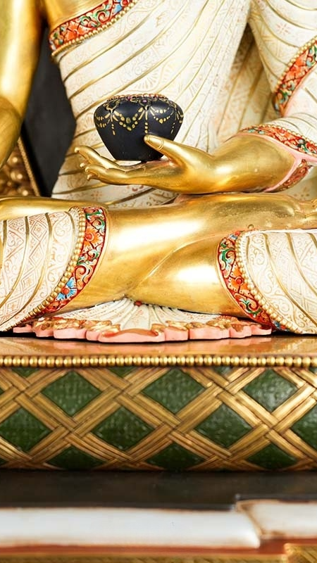 Buddha Statue Art: Gilt Handmade Paint Shakyamuni Figure, Tibetan Buddhist Craft