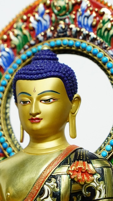 Alt text: Handcrafted Tibetan Buddhist Three Worlds Buddha statue, using gilding and exquisite mineral pigments, perfectly presenting the fine craftsmanship of the Buddha statue.