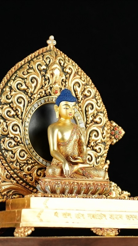 Hand-painted Shakyamuni Buddha statue art made with natural mineral pigments, Tibetan Buddhist statue