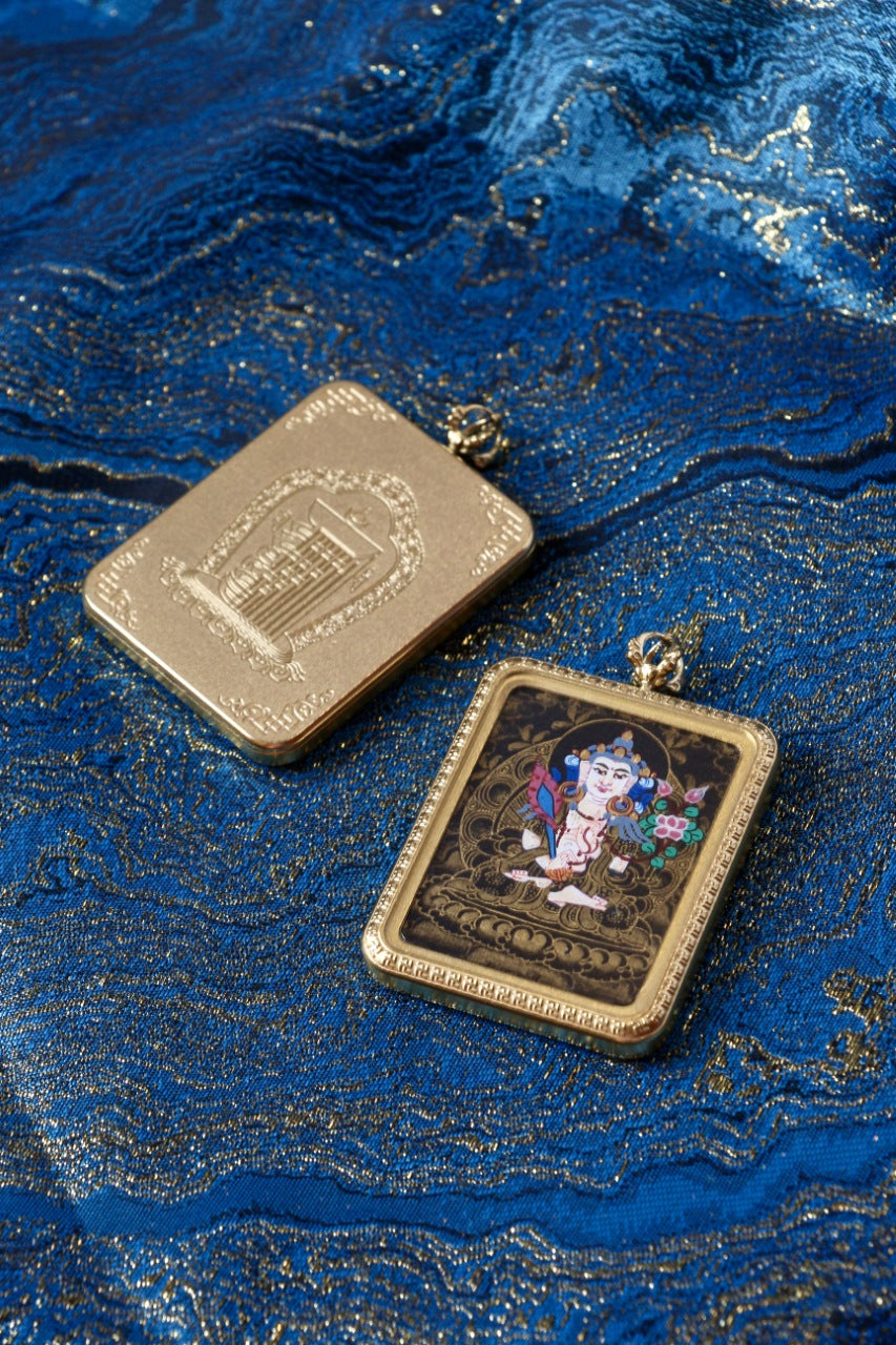 Akasagarbha Bodhisattva thangka amulet used in Tibetan Buddhism to enhance memory, wisdom, and spiritual protection.