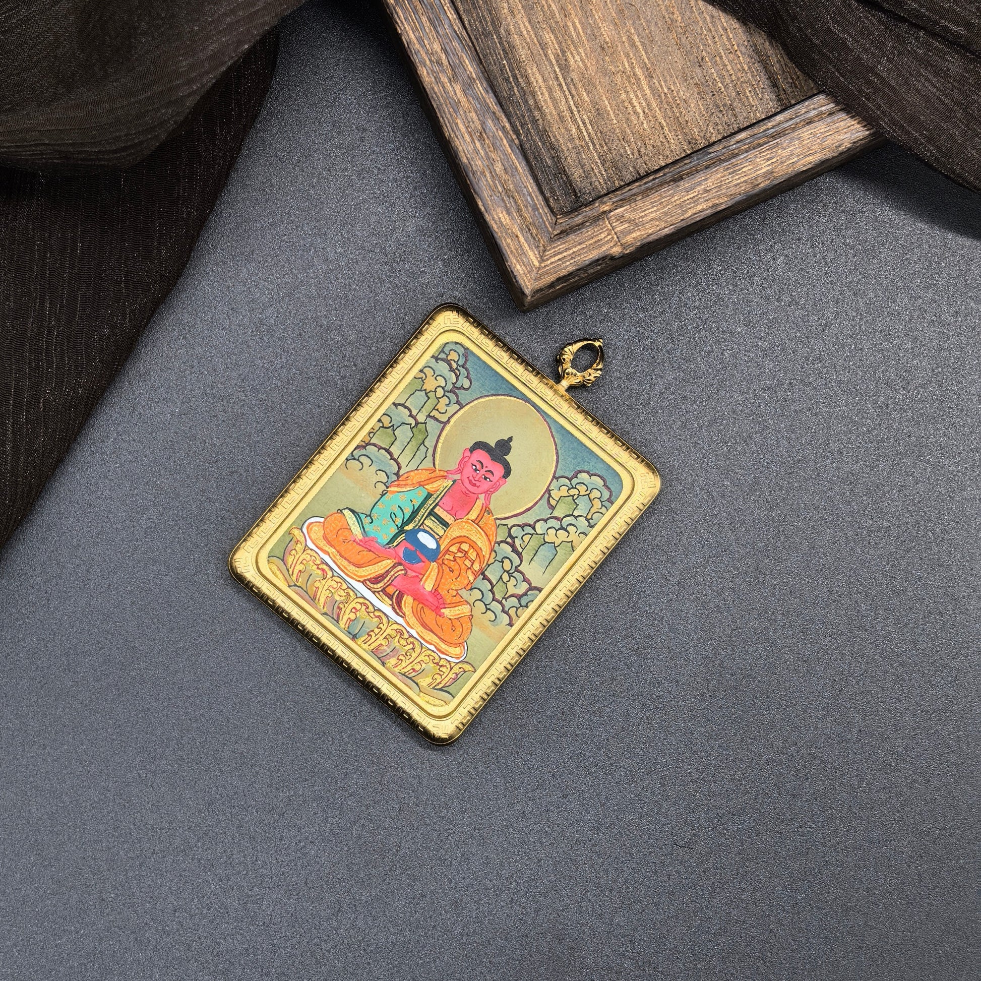 Hand-painted Nepal Amitabha (阿弥陀佛) Thangka pendant 4x5cm with titanium casing featuring the Buddha of Infinite Light, representing peace and the Pure Land in Buddhist tradition.
