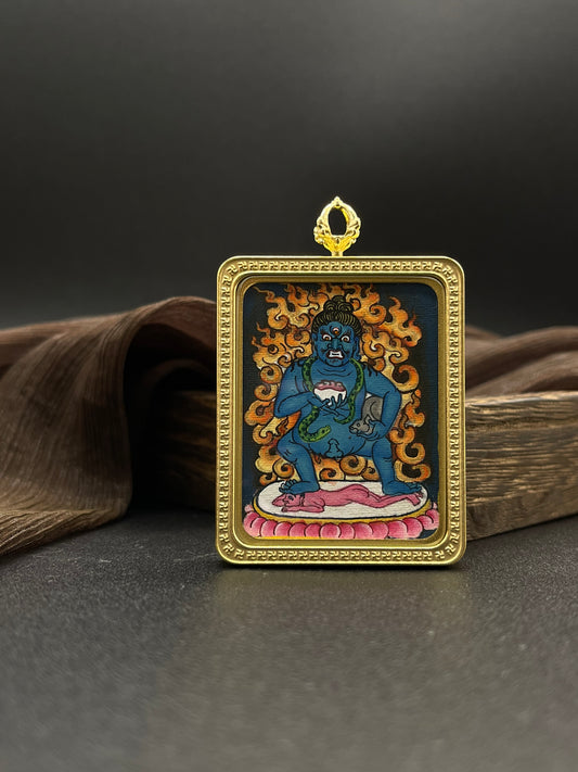 Detailed view of the titanium casing for the Black Jambhala Thangka pendant, symbolising wealth and tradition in Buddhist practice.
