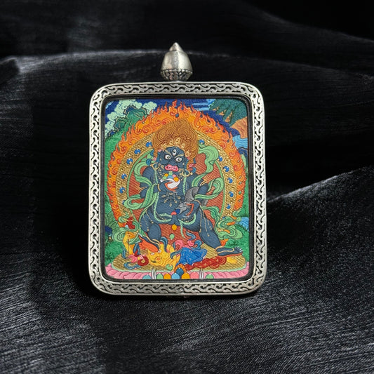  Detailed view of the casing and presentation for the Black Jambhala Thangka pendant.
