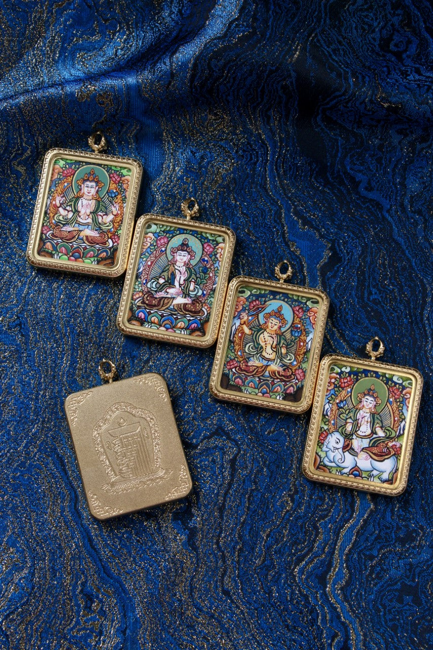 Samantabhadra Bodhisattva Thangka Pendant in Tibetan Buddhist culture, symbolizing universal compassion and enlightenment.