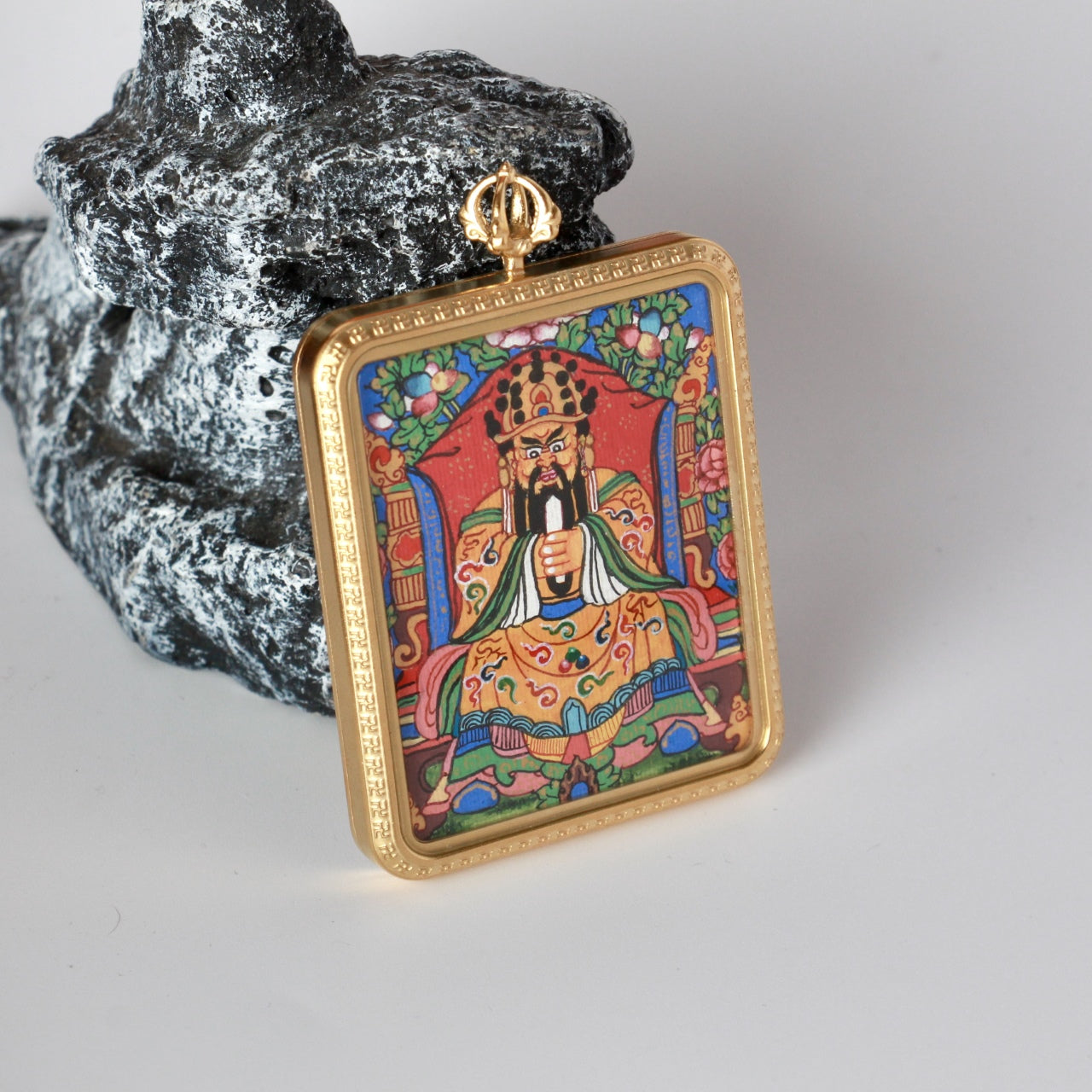  Hand-painted Nepal Dragon Fifth Lord Thangka pendant featuring the symbol of wealth and justice, encased in titanium steel, representing prosperity and blessing in Tibetan Buddhist tradition.
