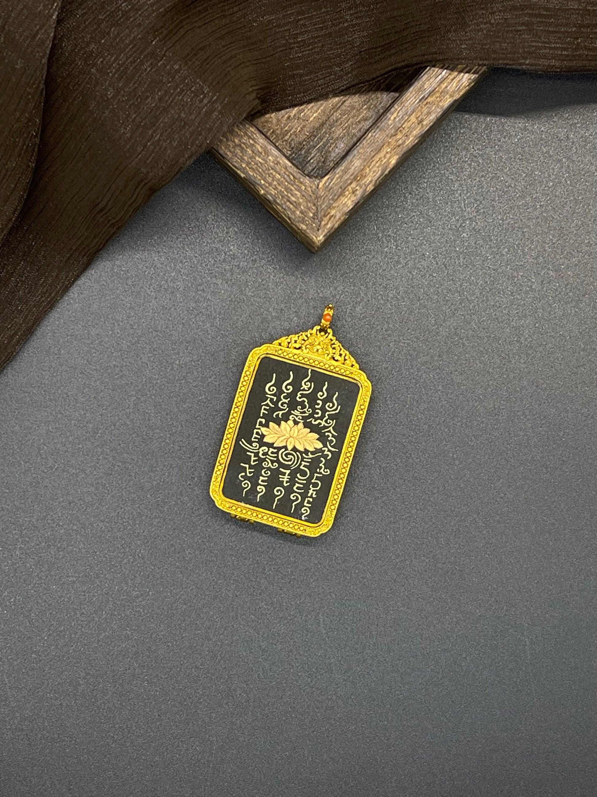 Hand-painted Rekong Five Sacred Yantras (五条经文) Thangka pendant 2.5x3.5cm featuring the five blessings: peace, success, connection, wealth and health, in Buddhist tradition.

