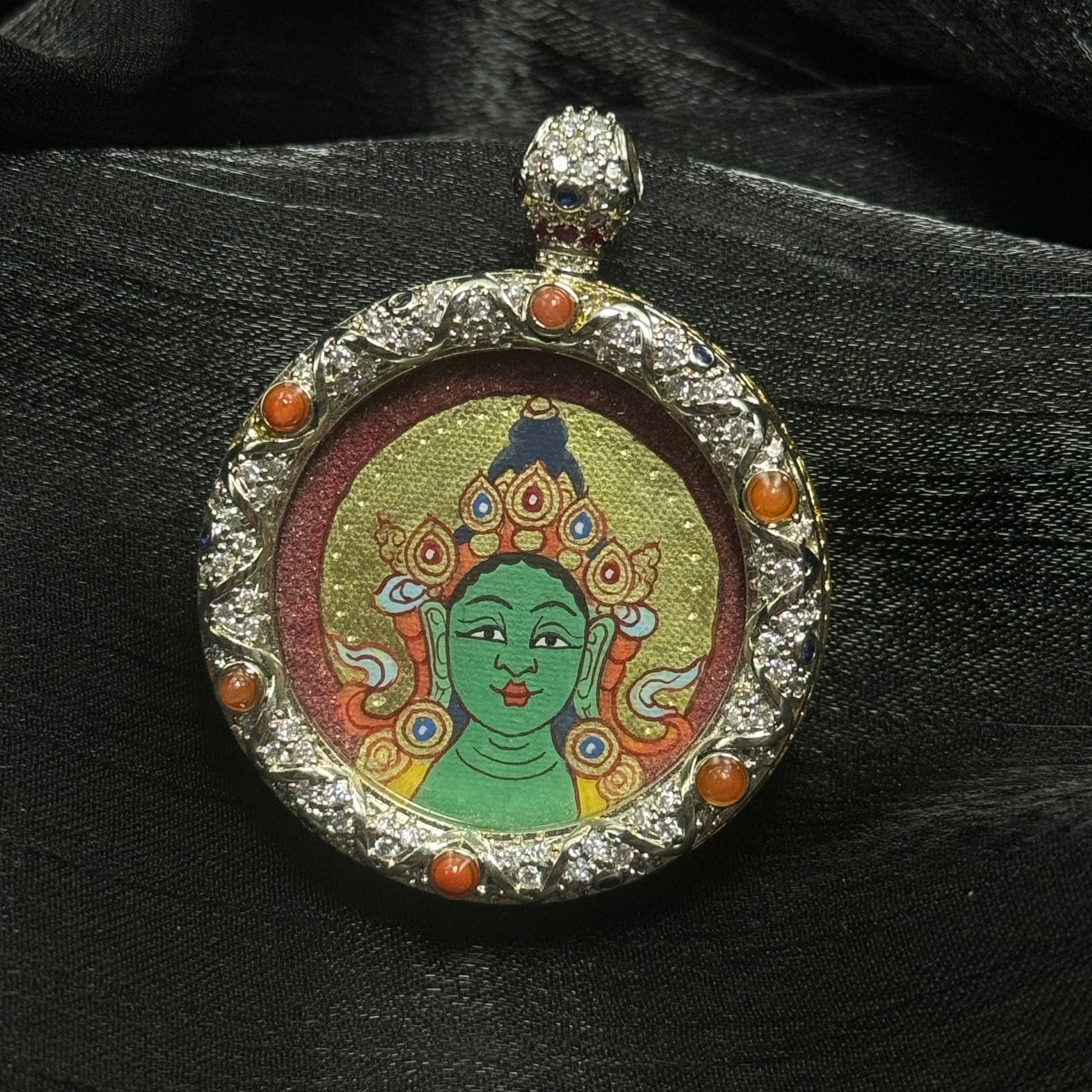 Detailed view of the jewellery copper casing for the Green Tara Buddha Head Thangka pendant, symbolising protection and tradition in Buddhist practice.
