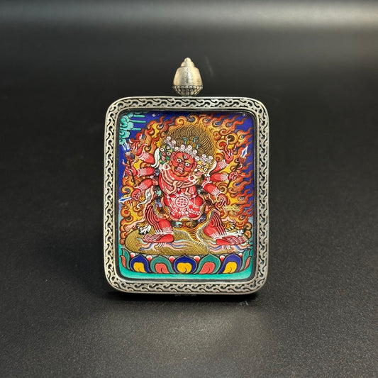  Detailed view of the presentation and casing for the Hayagriva Cuiying Thangka pendant.
