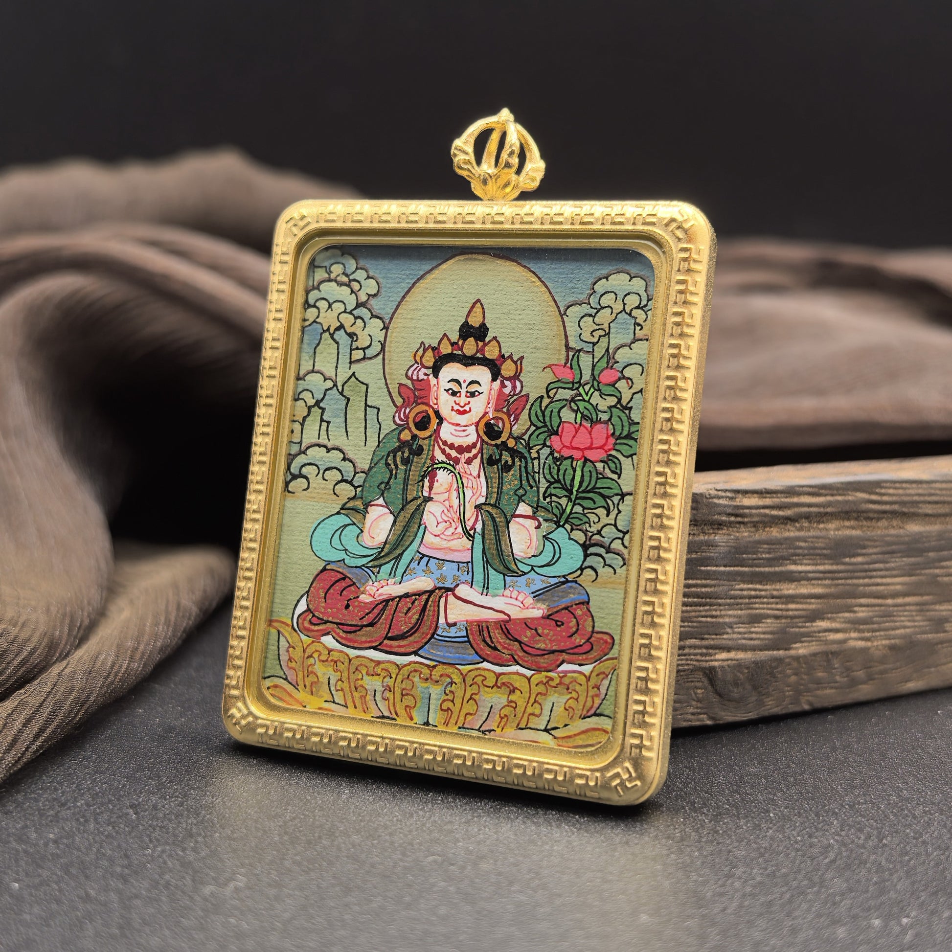 Hand-painted Nepal Mahasthamaprapta (大势至菩萨) Thangka pendant 4x5cm with titanium casing featuring the Bodhisattva of Great Might, representing wisdom and success in Buddhist tradition.
