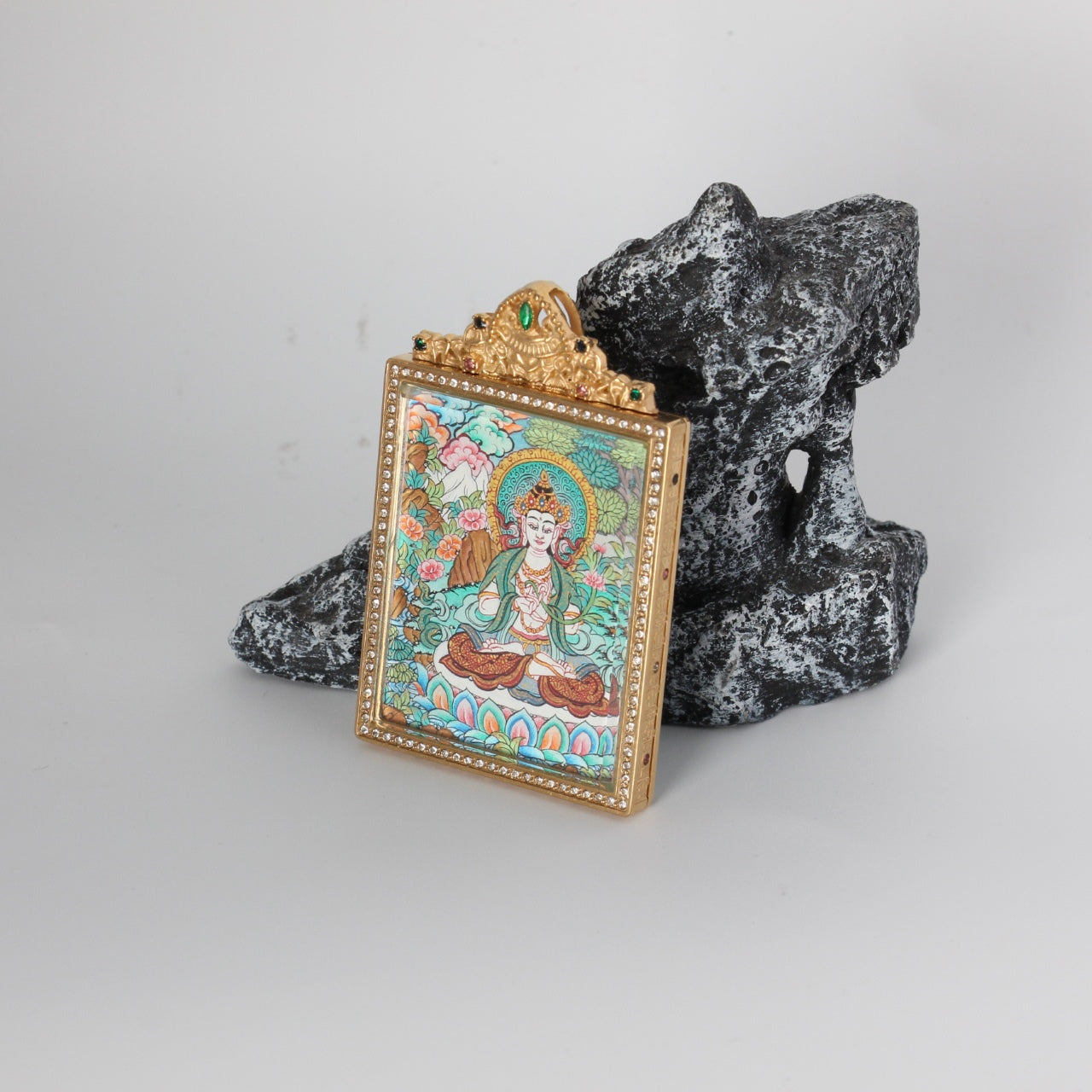  Hand-painted Nepal Premium Mahasthamaprapta Bodhisattva Thangka pendant featuring the Bodhisattva of Great Power, encased in titanium steel, representing wisdom and success in Tibetan Buddhist tradition.
