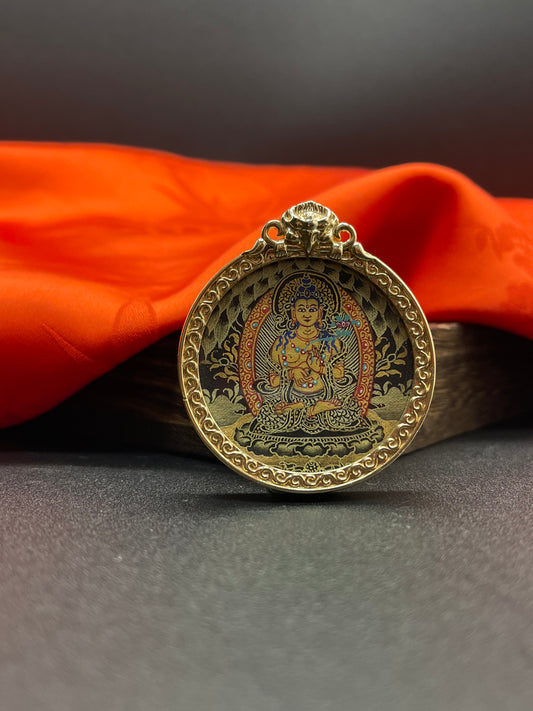 A 3.5cm hand-painted Rekong Black Gold Mahasthamaprapta (大势至菩萨) Thangka pendant with copper casing featuring the Bodhisattva of Great Might, representing wisdom and success in Buddhist tradition.

