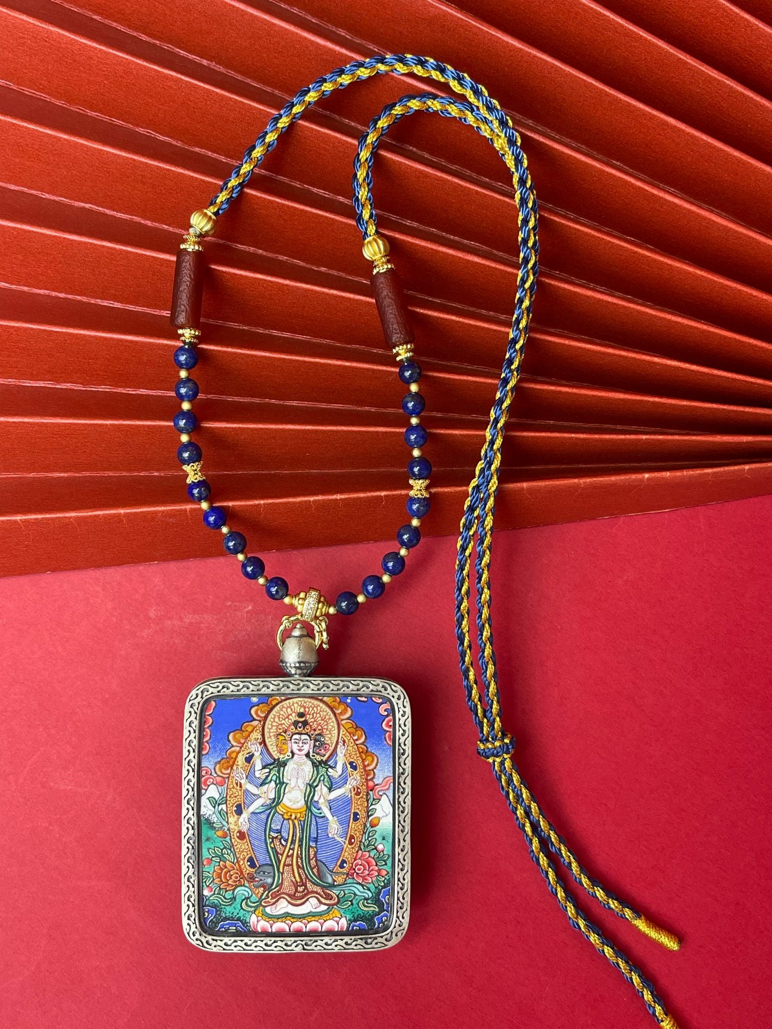  Detailed view of the Dunhuang Nine-Colour Deer silver casing for the Marici Thangka pendant, symbolising great power and tradition in Buddhist practice.
