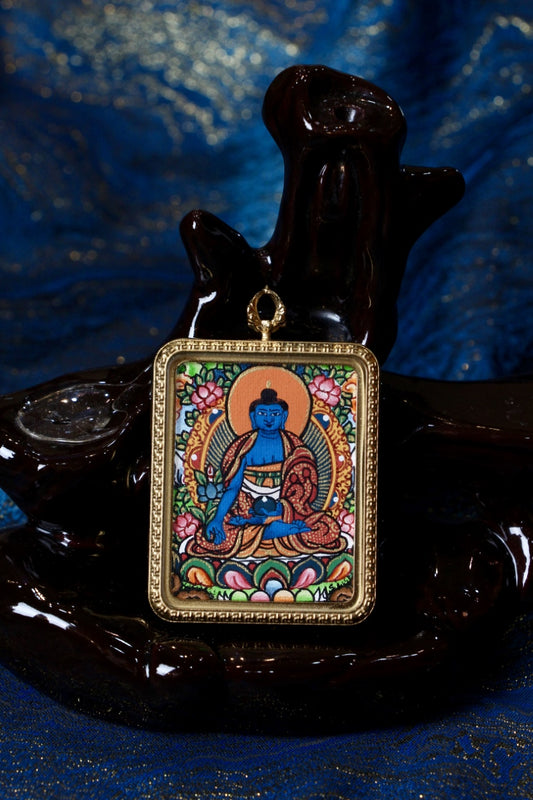 Nepal Hand-Painted Medicine Buddha Thangka Pendant | 3.5×4.5cm Titanium Steel Case | Tibetan Healing Gau Amulet