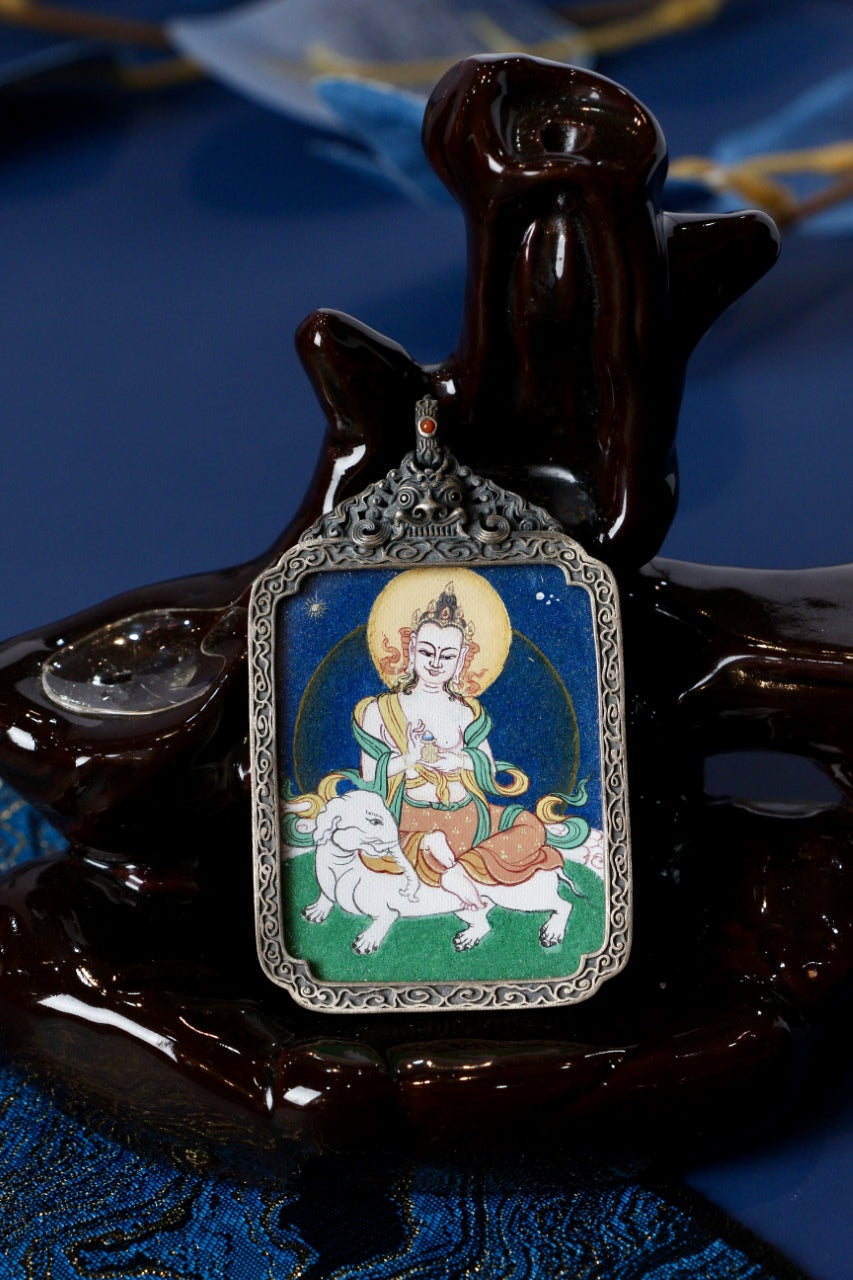 Samantabhadra thangka pendant symbolizing the Bodhisattva of great vows, compassion, and enlightened action in Tibetan Buddhism.