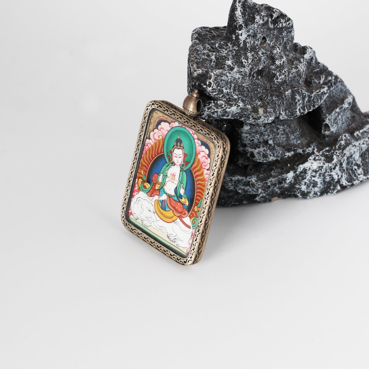  The Karma Kagyu Samantabhadra Thangka pendant displayed as a sacred amulet for virtue and practice, embodying Tibetan Buddhist tradition.
