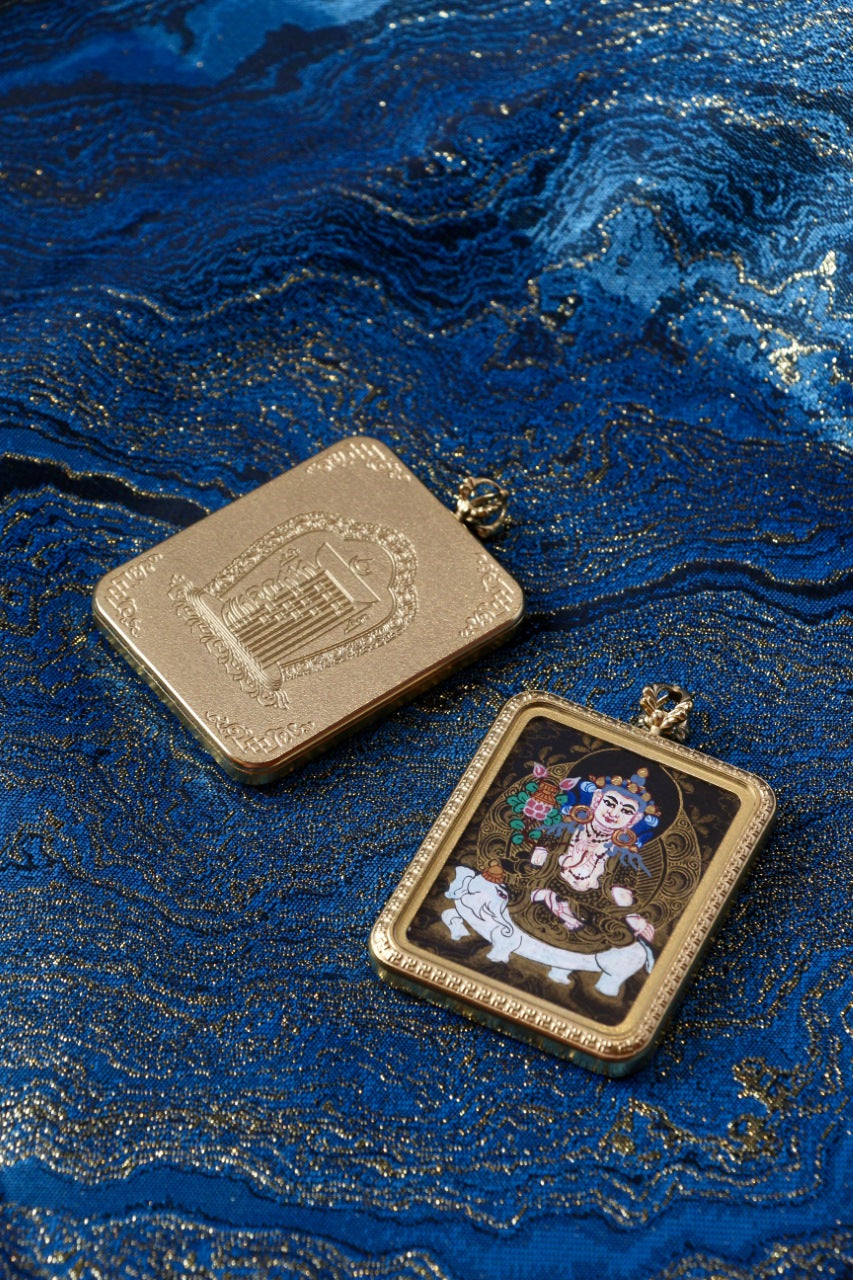 Samantabhadra Bodhisattva thangka amulet used in Tibetan Buddhism to inspire spiritual growth, ethical conduct, and inner wisdom.