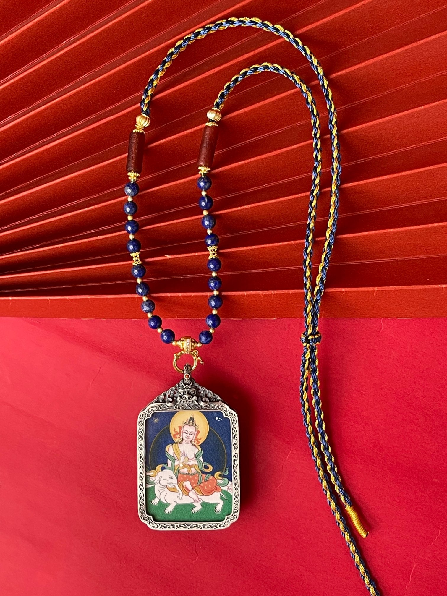  Hand-painted Tibet Samantabhadra (普贤菩萨) Thangka pendant 3.5x4.5cm with refined silver casing featuring the Bodhisattva of Universal Virtue, representing right conduct and fulfilled wishes in Buddhist tradition.
