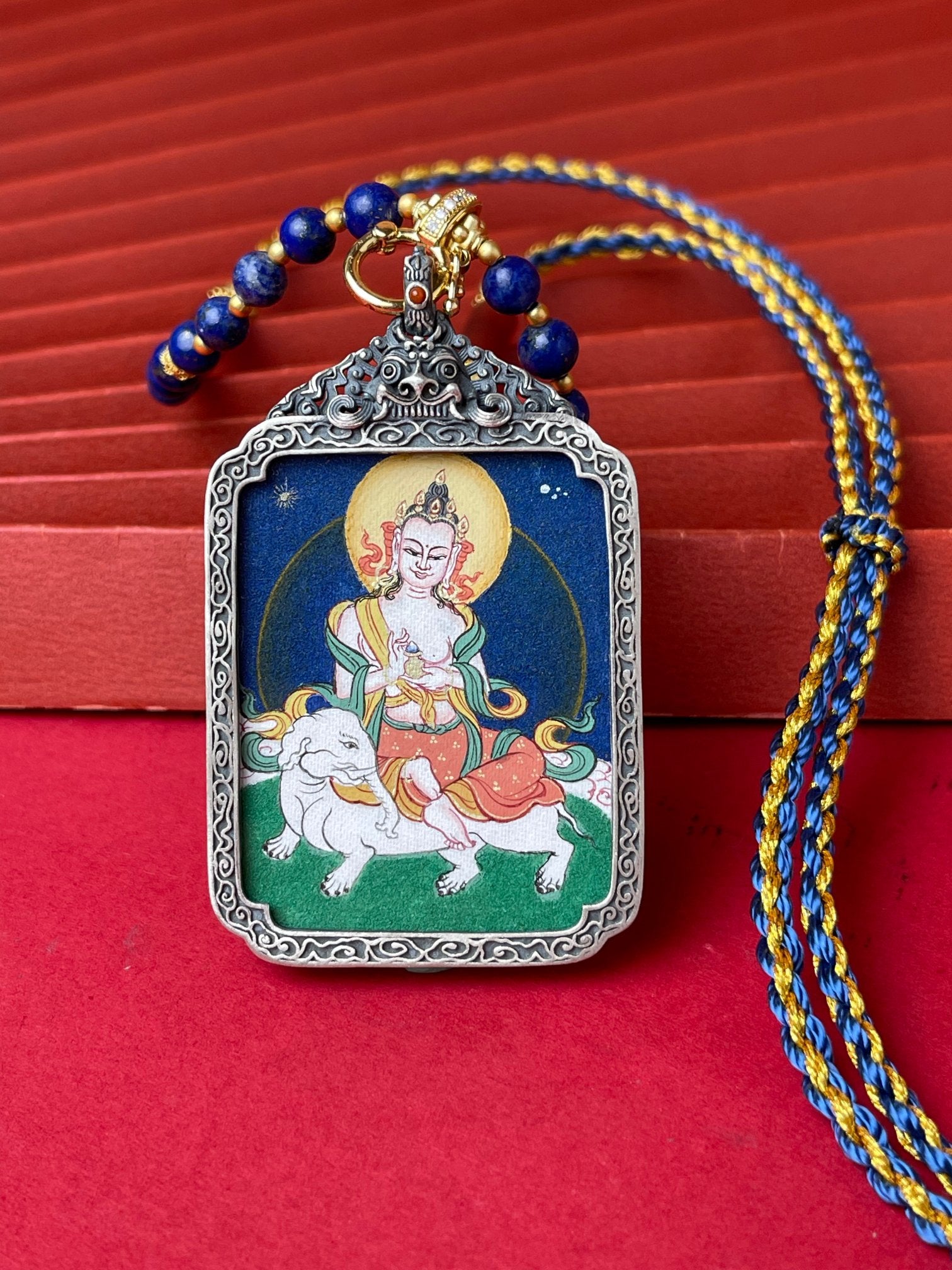  Close-up detail of the Tibet Samantabhadra Thangka showing hand-painted mineral pigments, showcasing the Tibet Coarse series artistry.
