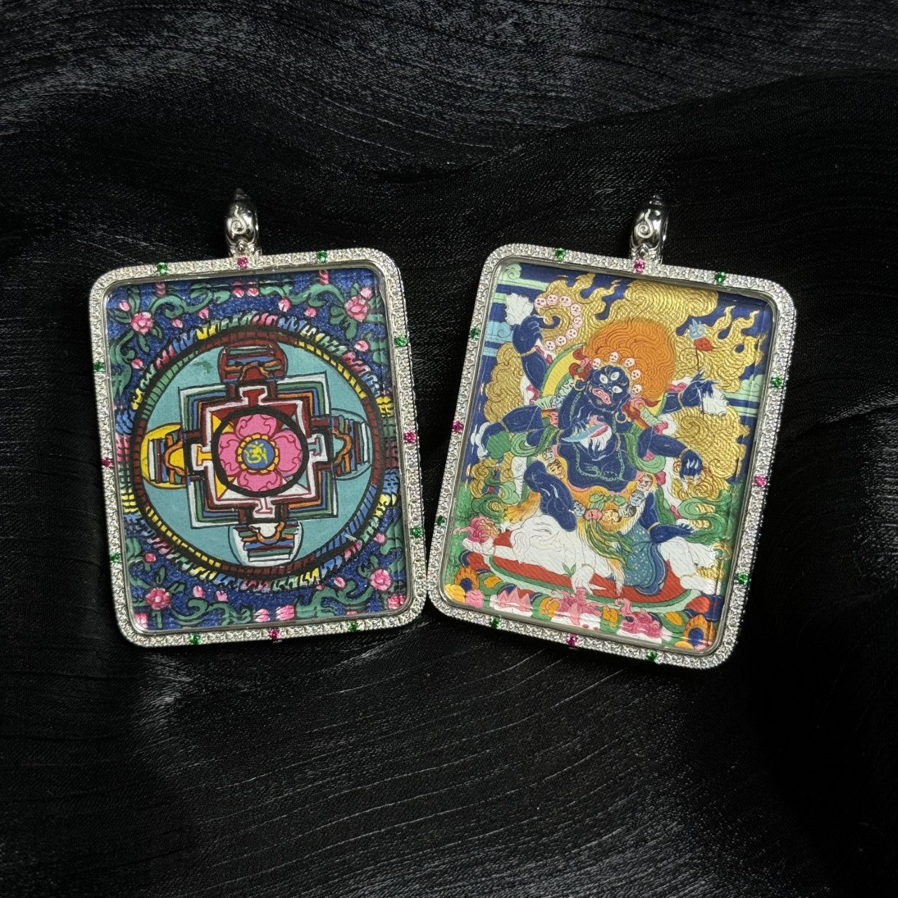  Close-up detail of the Tibet Bold Six-Armed Mahakala Thangka painting showing intricate natural mineral pigment work and protector symbolism, showcasing the masterful artistry of Tibetan lineage painters.
