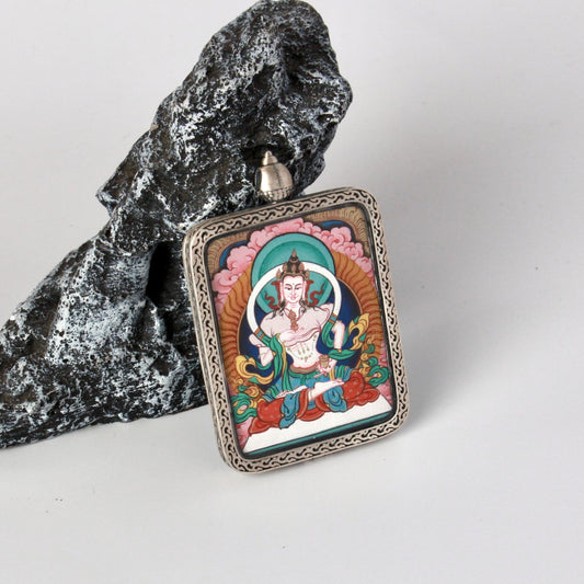  Hand-painted Nepal Vajrasattva Thangka pendant featuring the Primordial Buddha of Purification, encased in titanium steel, representing purification and wisdom in Tibetan Buddhist tradition.
