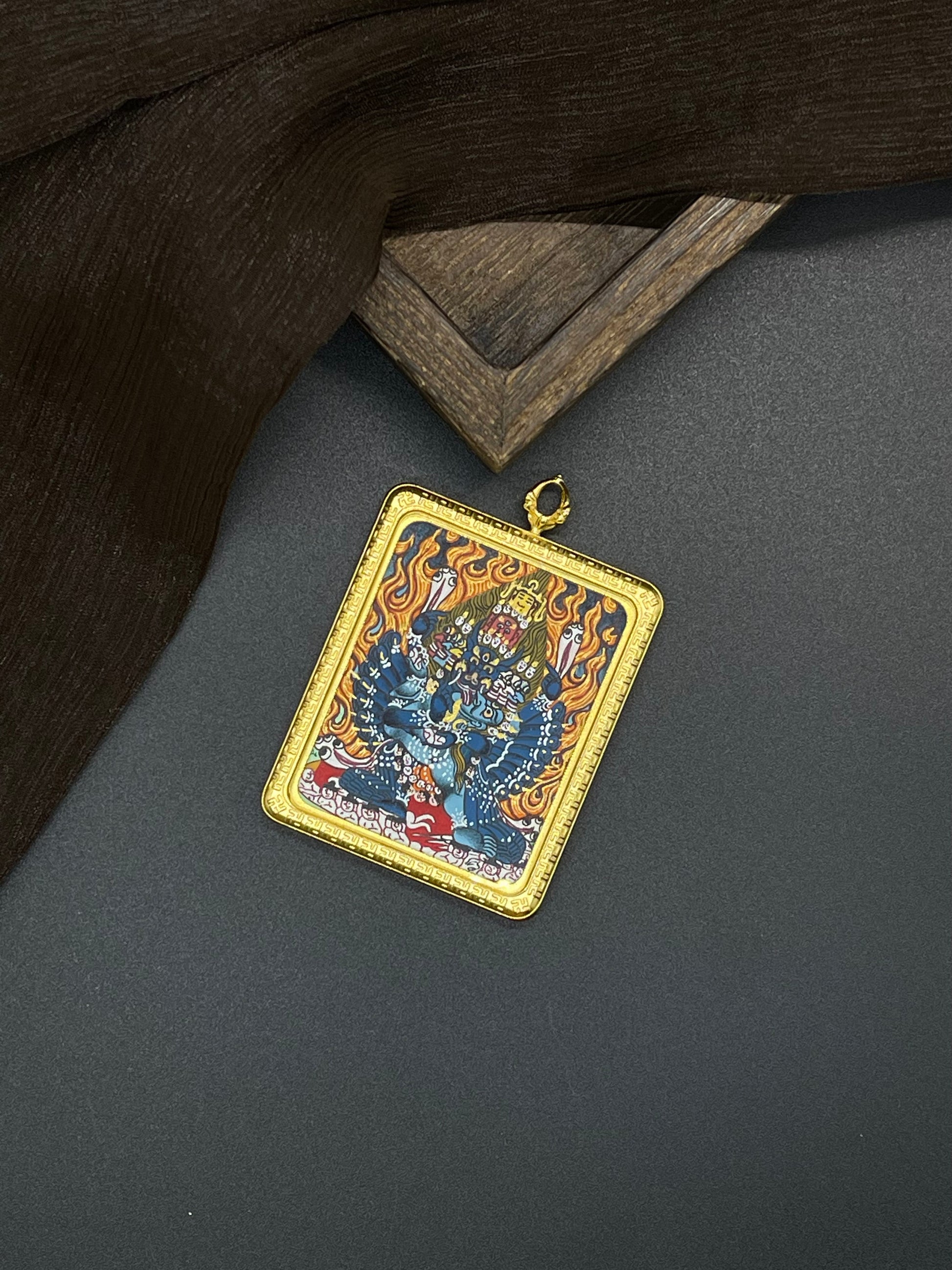 Hand-painted Nepal Yamantaka (大威德金刚) Thangka pendant 4x5cm with titanium casing featuring the wrathful wisdom deity, representing wisdom and courage in Buddhist tradition.