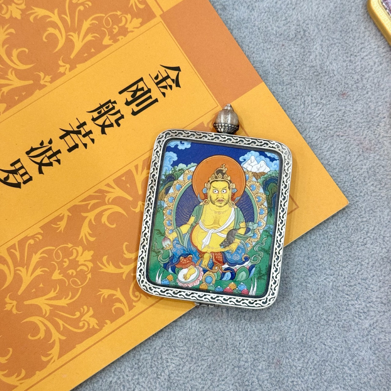  Detailed view of the Dunhuang Nine-Color Deer silver casing for the Yellow Jambhala Thangka pendant, symbolizing protection and elegance in Tibetan Buddhist tradition.
