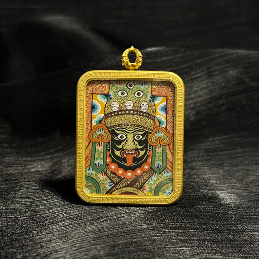  A 3.5x4.5cm hand-painted Rekong Zaki Lhamo Thangka pendant featuring the female wealth deity, representing wealth and protection in Buddhist tradition.

